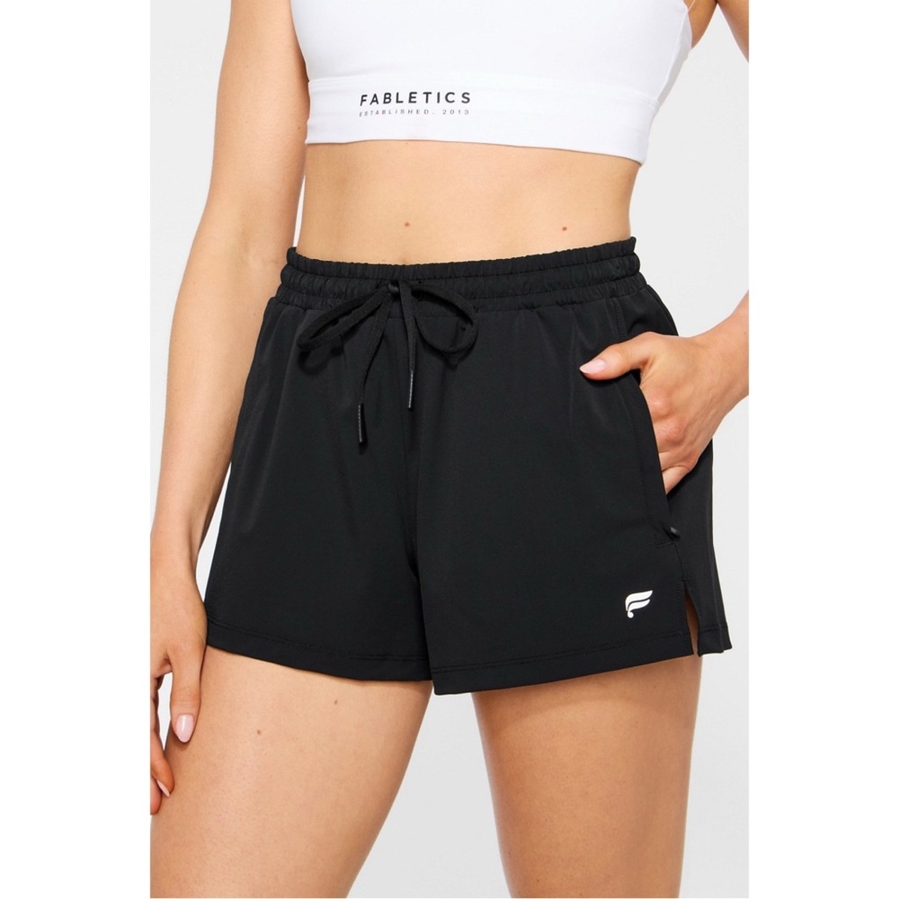 New Fabletics Women’s The All Day Shorts in Black Size Medium